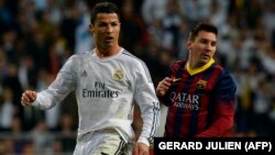 Cristiano Ronaldo (solda) və Lionel Messi